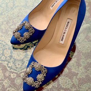 Luxury shoes. Manolo Blahnik. Blue satin shoes. Crystal details. Size 8.5 US